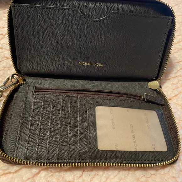 Michael Kors brown leather wallet in very good condition - Picture 4 of 7
